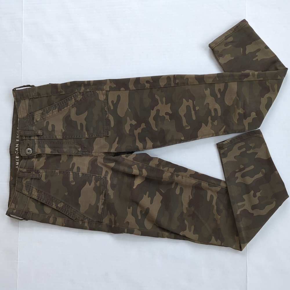NWOT AEO Next Level Stretch Camo Hi-Rise Jegging Crop Pants 6R Green